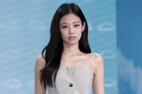 Jennie (BLACKPINK) profile, age & facts (2024。